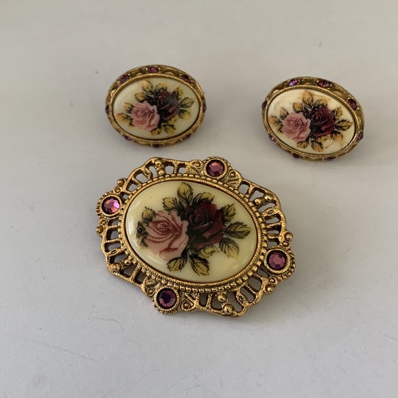 Vintage “1928” Gold & Purple Pin & Earrings Set - Picture 5 of 6